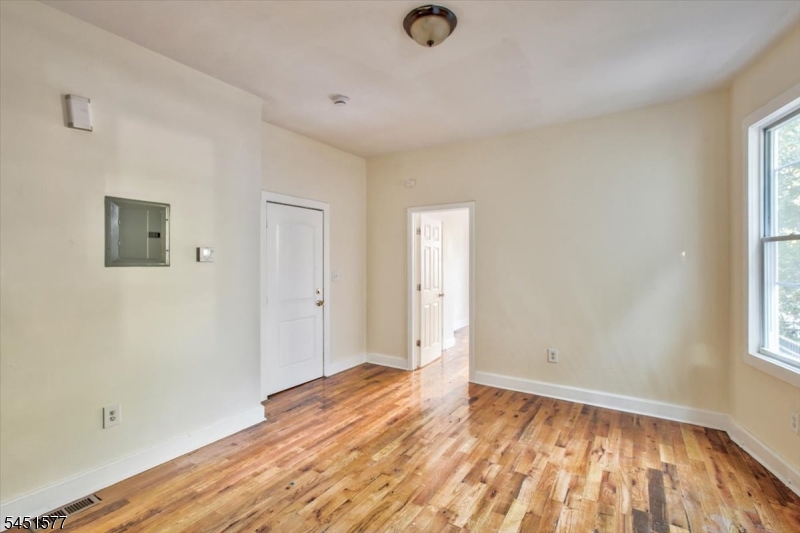 225 S 10th Street Newark NJ 07107