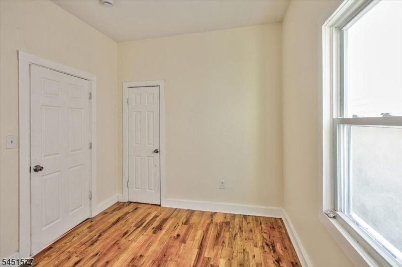 225 S 10th Street Newark NJ 07107