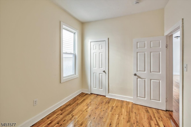 225 S 10th Street Newark NJ 07107