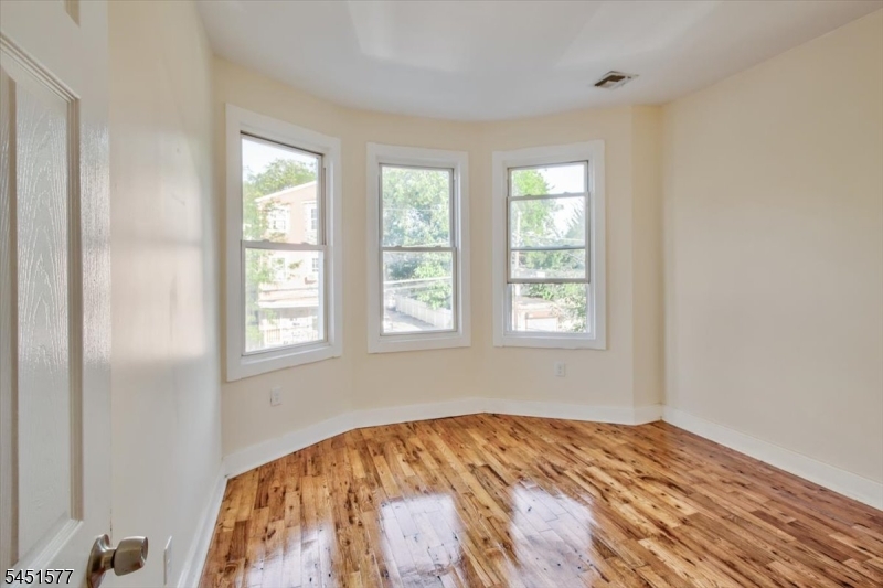 225 S 10th Street Newark NJ 07107