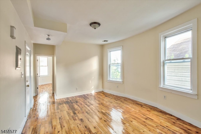 225 S 10th Street Newark NJ 07107