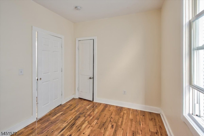 225 S 10th Street Newark NJ 07107