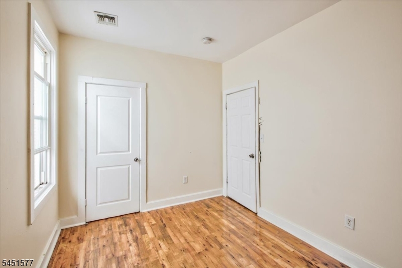 225 S 10th Street Newark NJ 07107