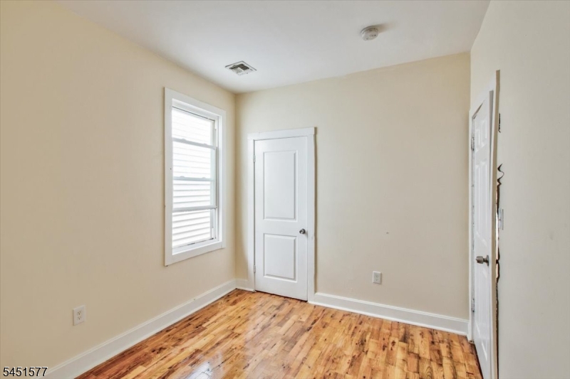 225 S 10th Street Newark NJ 07107