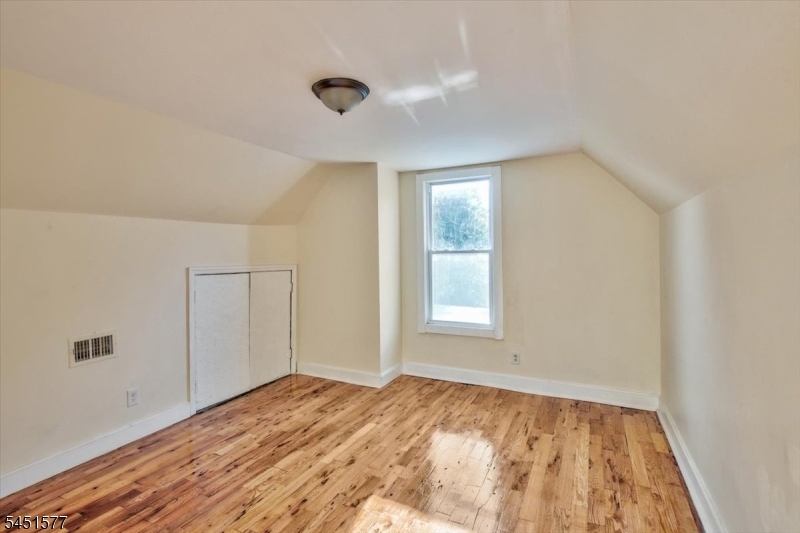 225 S 10th Street Newark NJ 07107