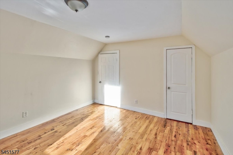 225 S 10th Street Newark NJ 07107