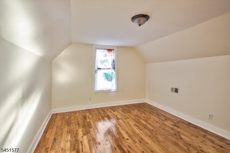 225 S 10th Street Newark NJ 07107