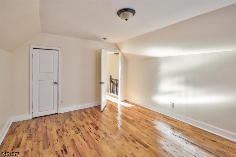 225 S 10th Street Newark NJ 07107