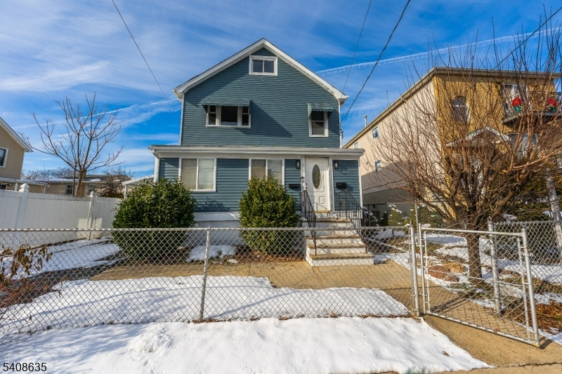 811 Jackson Avenue Linden NJ 07036