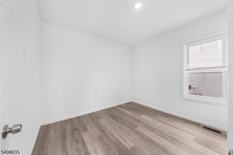 811 Jackson Avenue Linden NJ 07036
