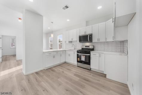 811 Jackson Avenue Linden NJ 07036