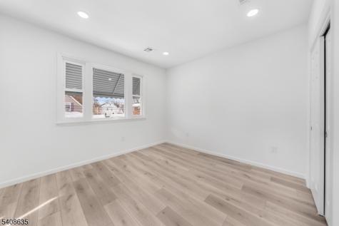 811 Jackson Avenue Linden NJ 07036