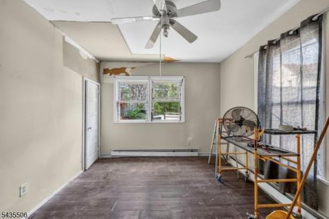 366 7TH Avenue W Newark NJ 07107