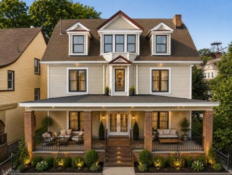 366 7TH Avenue W Newark NJ 07107