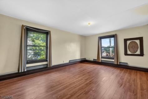 366 7TH Avenue W Newark NJ 07107