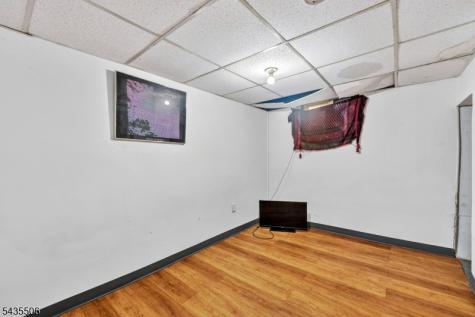 366 7TH Avenue W Newark NJ 07107