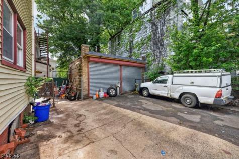 366 7TH Avenue W Newark NJ 07107