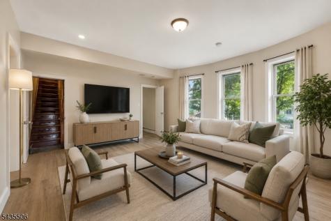 366 7TH Avenue W Newark NJ 07107