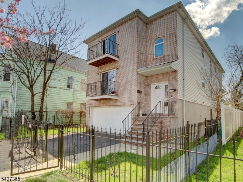56 Kent Street Newark NJ 07108