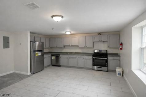 56 Kent Street Newark NJ 07108
