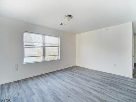 56 Kent Street Newark NJ 07108