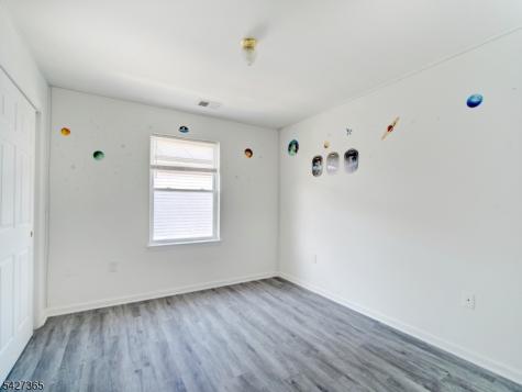 56 Kent Street Newark NJ 07108