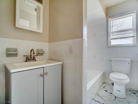 56 Kent Street Newark NJ 07108