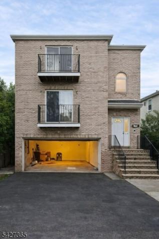 56 Kent Street Newark NJ 07108