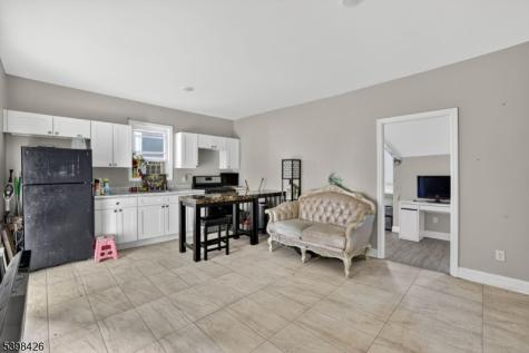 78 Treacy Avenue Newark NJ 07108