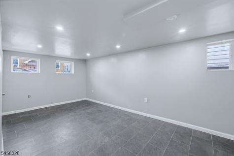 66 Halstead Street Newark NJ 07106
