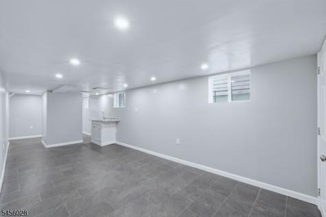 66 Halstead Street Newark NJ 07106