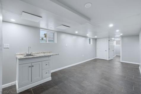 66 Halstead Street Newark NJ 07106