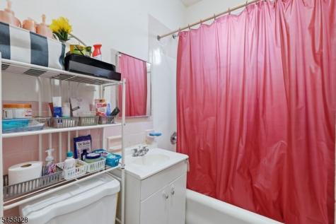 66 Halstead Street Newark NJ 07106