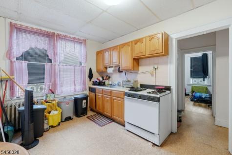 66 Halstead Street Newark NJ 07106