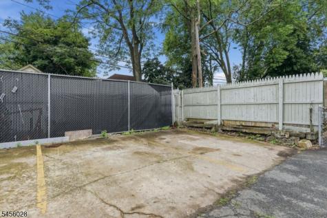66 Halstead Street Newark NJ 07106