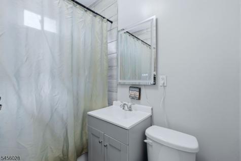 66 Halstead Street Newark NJ 07106