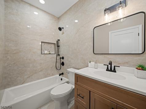 432 Jefferson Street Carlstadt NJ 07072