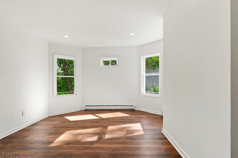 75 Washington Street East Orange NJ 07017