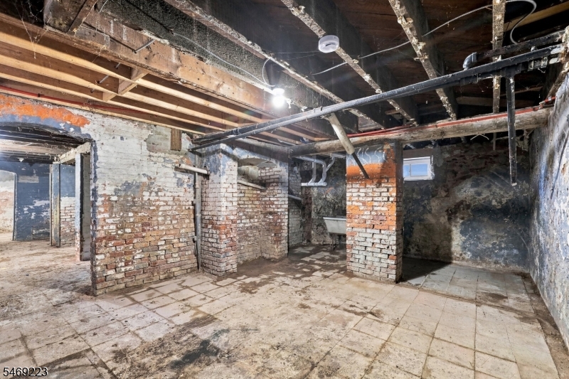 75 Washington Street East Orange NJ 07017