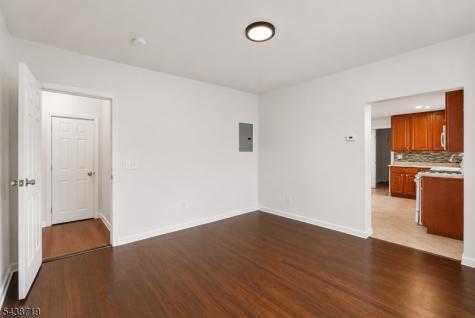 488 S 12th Street Newark NJ 07103