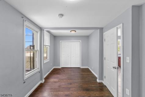 488 S 12th Street Newark NJ 07103