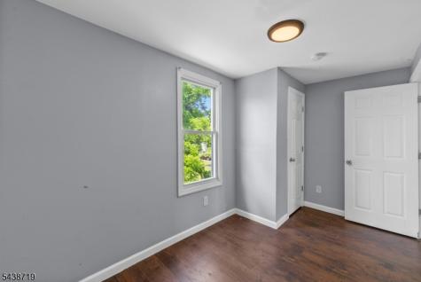 488 S 12th Street Newark NJ 07103