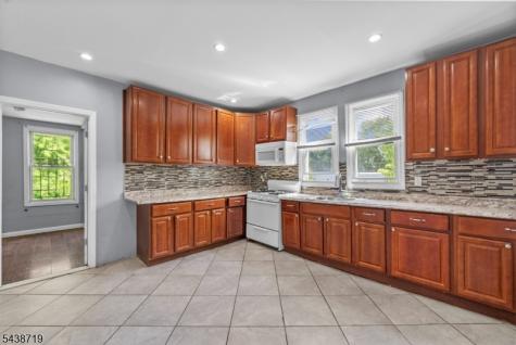 488 S 12th Street Newark NJ 07103