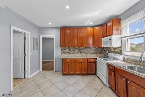 488 S 12th Street Newark NJ 07103