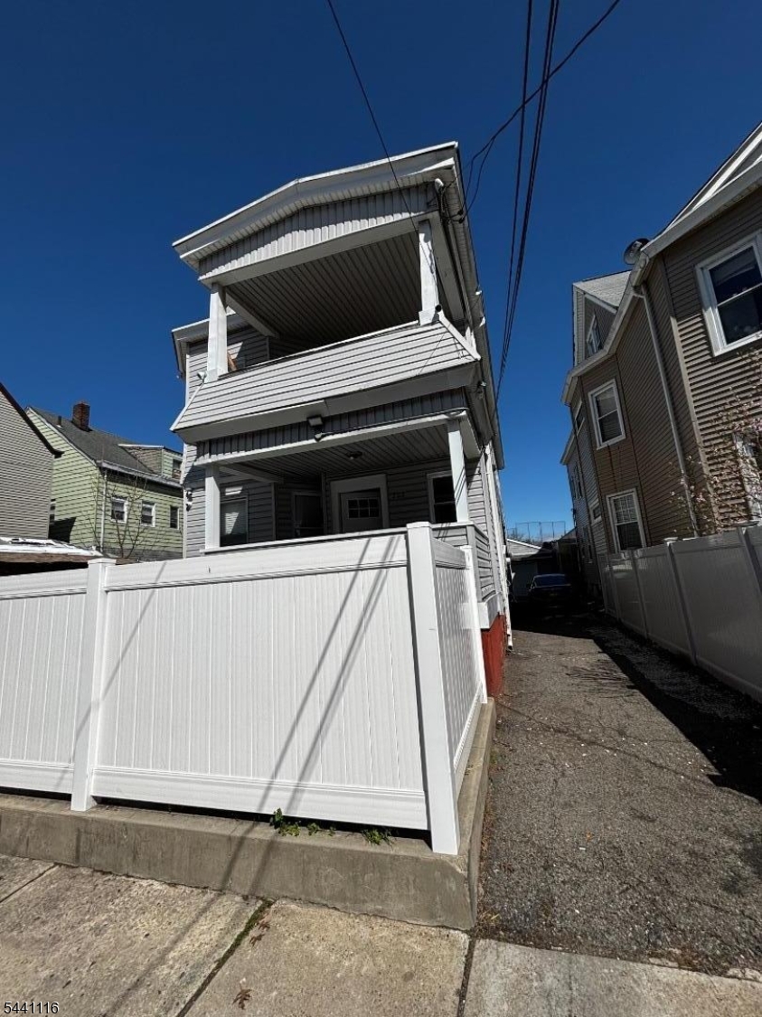 203 Lawrence Street Paterson NJ 07501