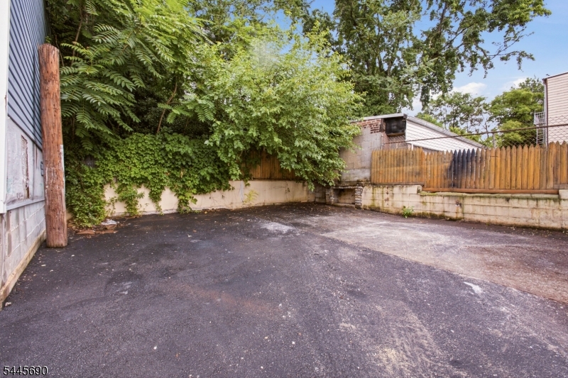 65 Highland Avenue Newark NJ 07104