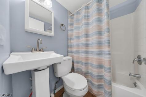79 Delmar Place Irvington NJ 07111