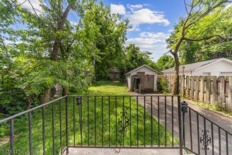 79 Delmar Place Irvington NJ 07111