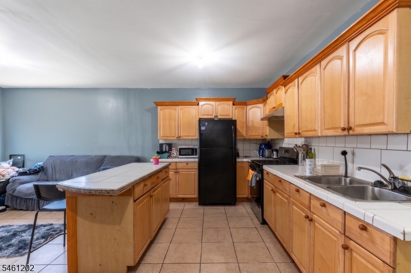 363 Summer Street Paterson NJ 07501