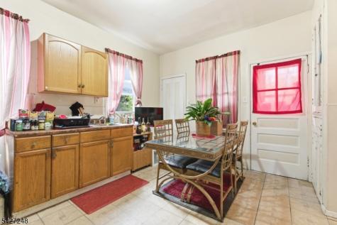8 Horatio Street Newark NJ 07105